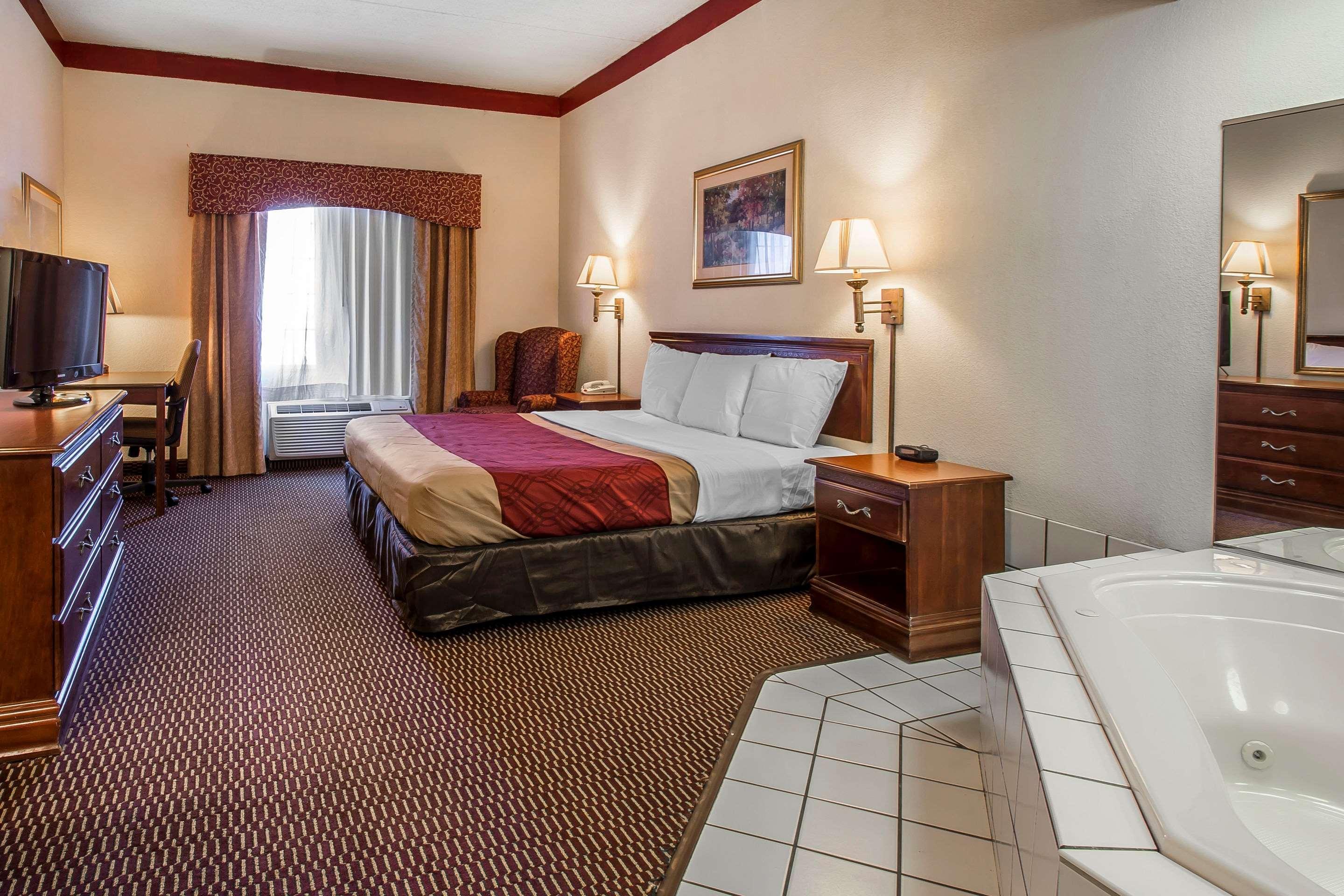 Econo Lodge Inn & Suites Marianna Εξωτερικό φωτογραφία