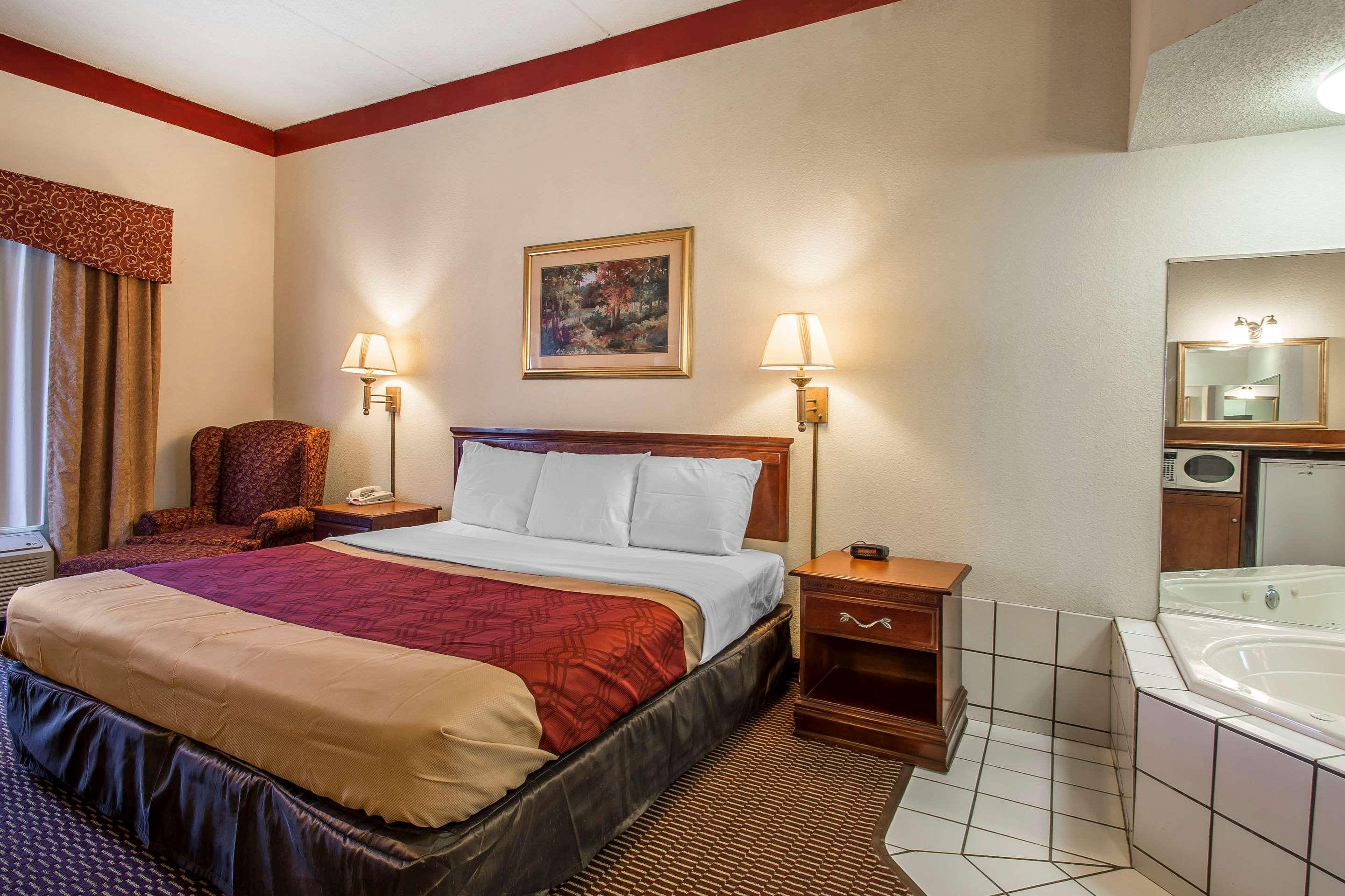 Econo Lodge Inn & Suites Marianna Εξωτερικό φωτογραφία