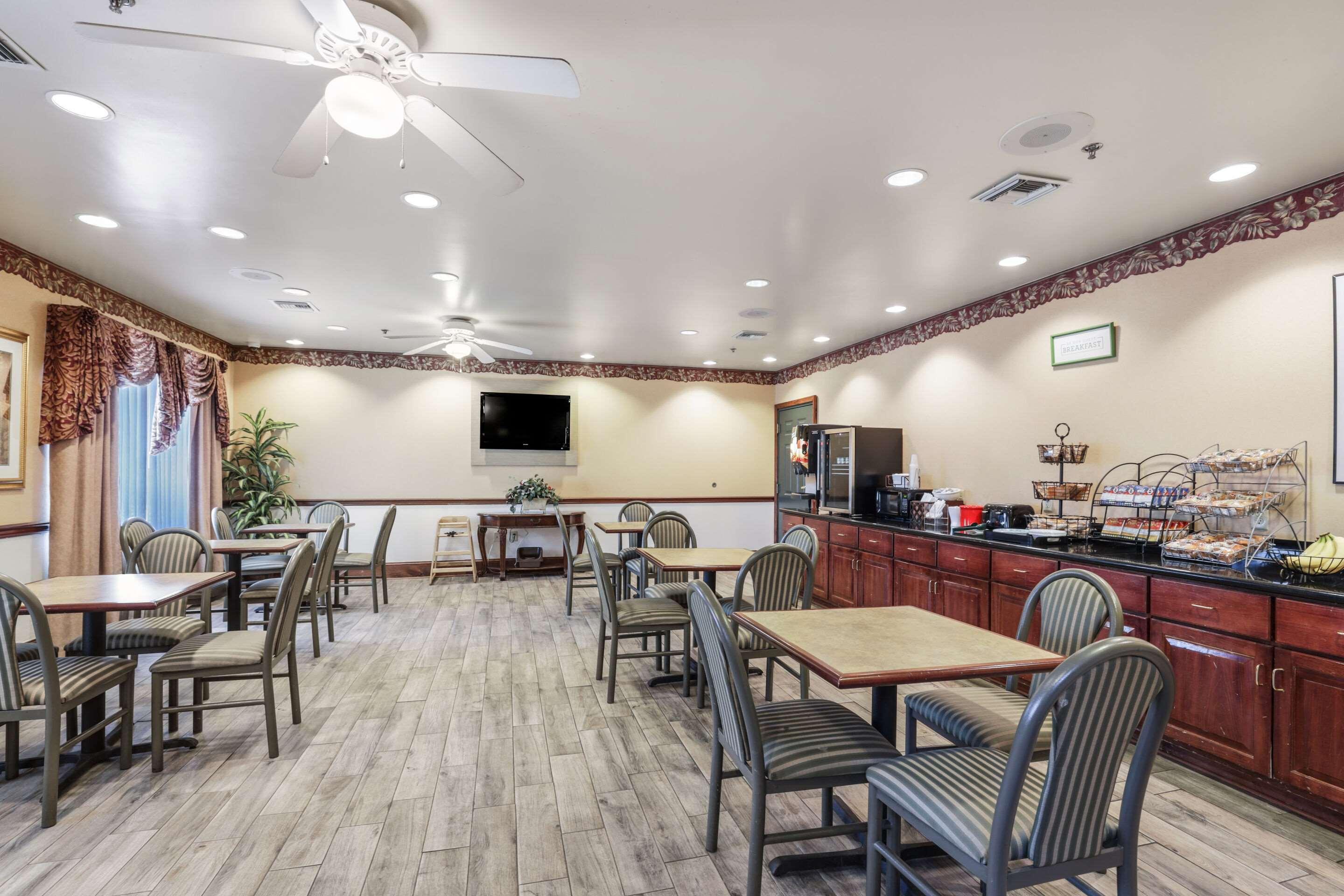 Econo Lodge Inn & Suites Marianna Εξωτερικό φωτογραφία